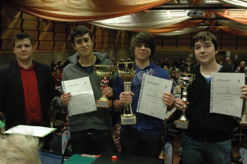 Oberstufe: Clement Segal (3. Platz), Valentin Dragnev (Landesmeister), Rainer Schneck (2. Platz)